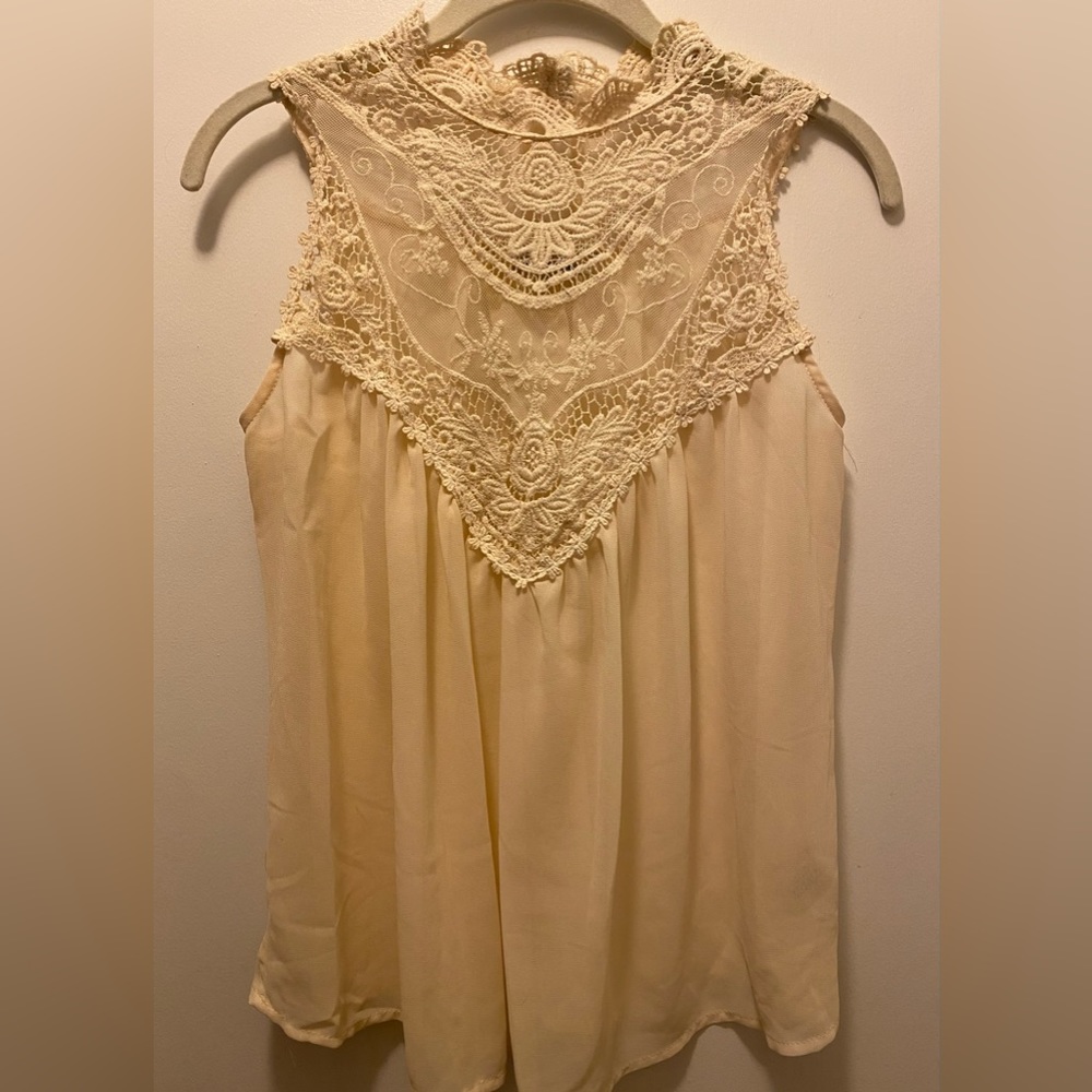 NWT Haute Monde Feminine Sheer With Lace Cream Women’s Blouse~Size M Orig $58.00